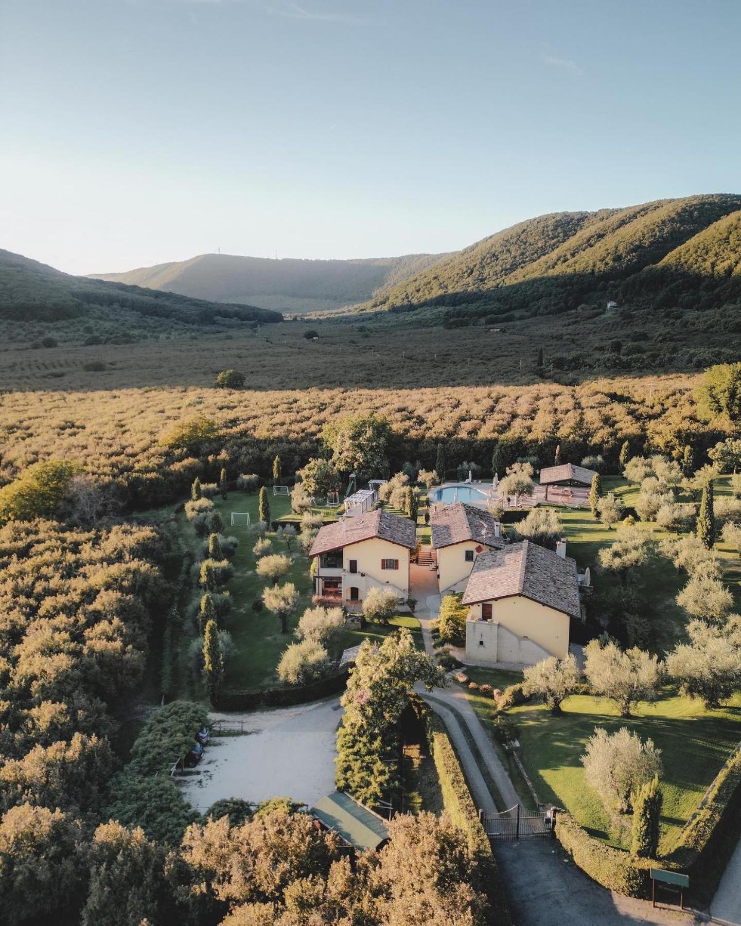Agriturismo La Valle Di Vico Капрарола Екстериор снимка