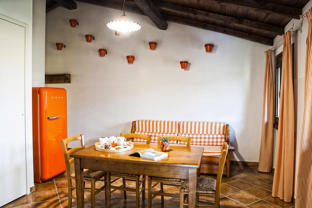 Agriturismo La Valle Di Vico Капрарола Екстериор снимка